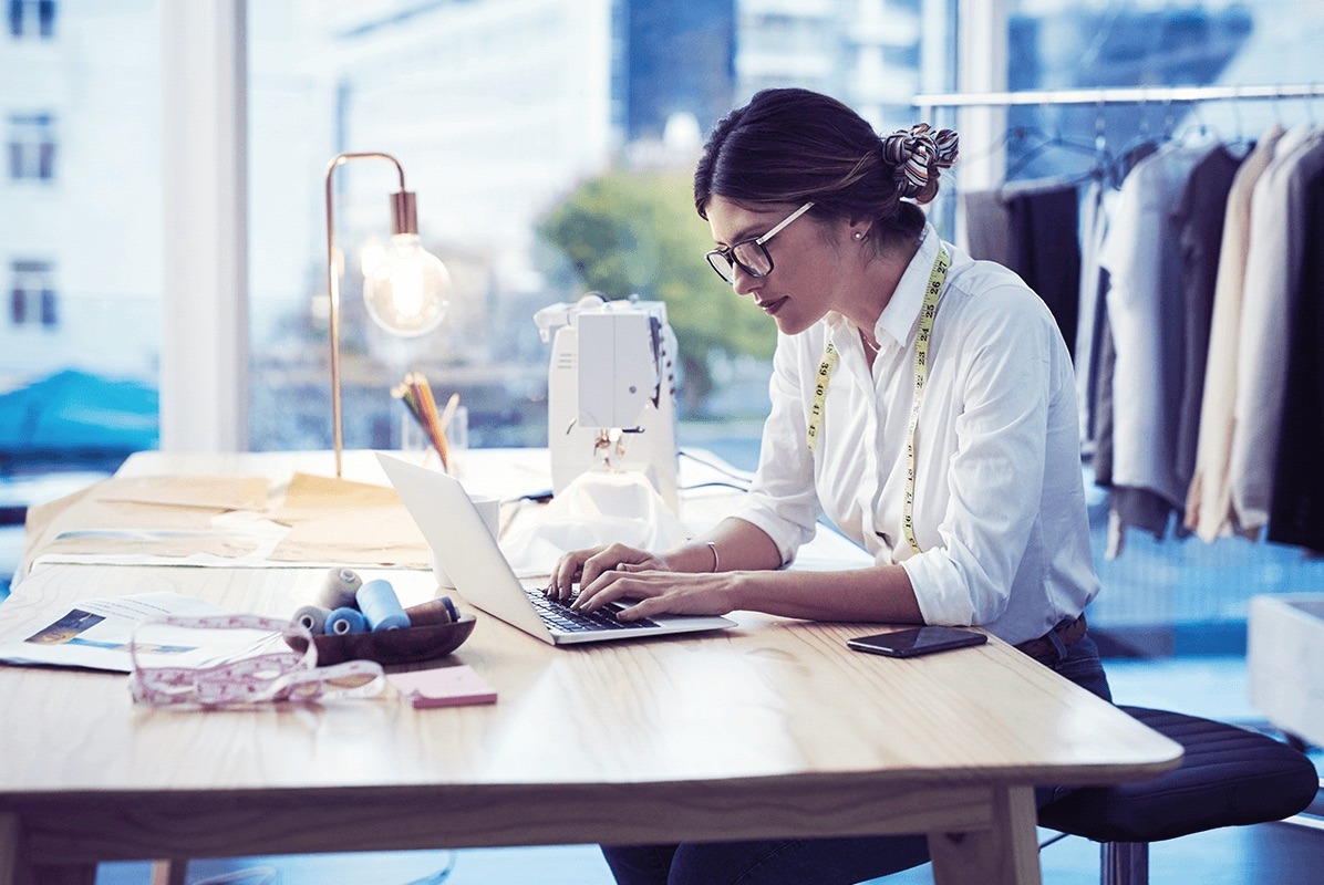 A female employee using the phone