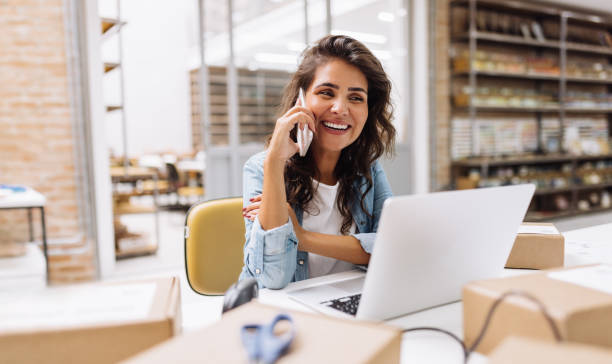 A female employee using the phone